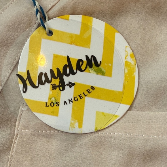 Elegant Light Pink Blouse with Zipper - Picture 3 of 5